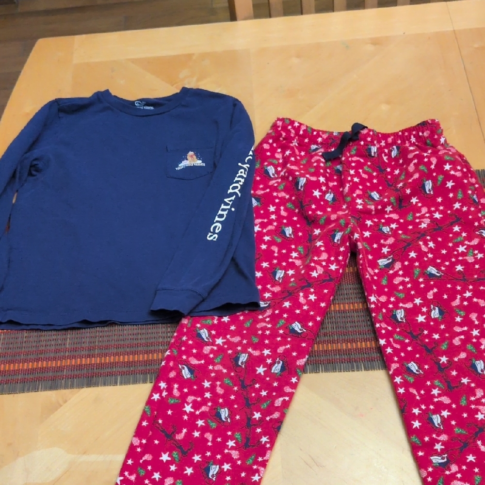 Vineyard Vines Holiday 2 Piece Set--Pajama Pants Abs Long sleeve Shirt